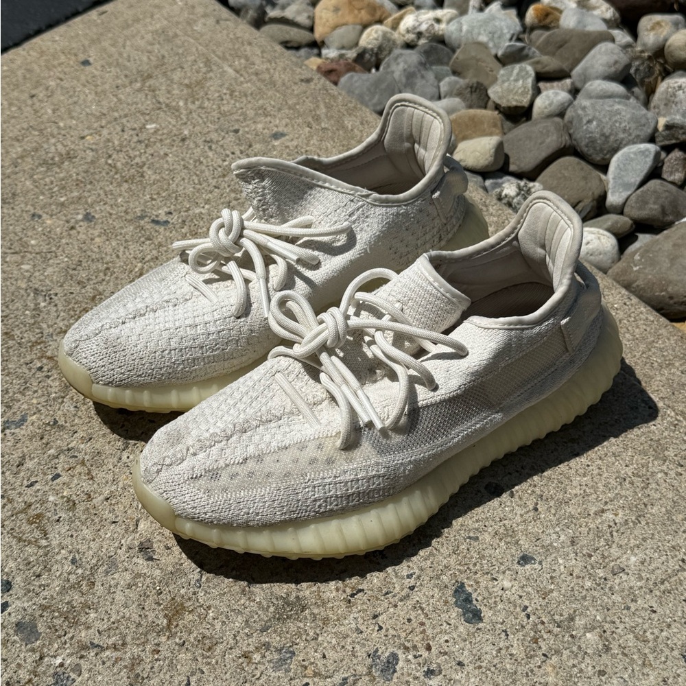 White LIMITED EDITION Yeezy Boost 350 Mens size 8 AUTHENTIC
